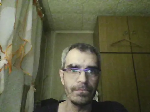 Gattuzoman85 online show from April 16, 2026, 9:39 pm