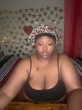 Snapshot of Chocolatebunnyxx96 chatting on February 9, 2026, 6:17 am Chocolatebunnyxx96 online show from February 9, 2026, 6:17 am