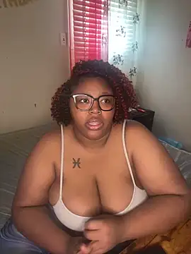 Snapshot of Chocolatebunnyxx96 chatting on February 20, 2026, 6:30 pm Chocolatebunnyxx96 online show from February 20, 2026, 6:30 pm