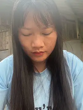 Suni-ii online show from April 8, 2026, 11:37 pm