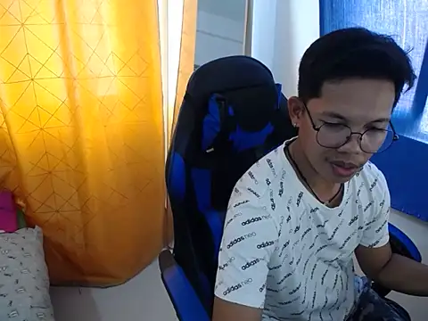 Snapshot of holly_oreo chatting on July 25, 2026, 2:20 am holly oreo online show from July 25, 2026, 2:20 am