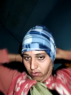 Snapshot of Bhavna8080 chatting on January 7, 2026, 11:51 pm Bhavna8080 online show from January 7, 2026, 11:51 pm