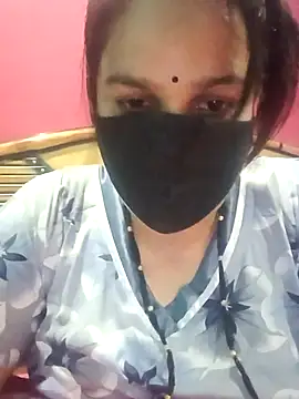 Snapshot of 01Roshani chatting on July 1, 2026, 7:10 am 01Roshani online show from July 1, 2026, 7:10 am
