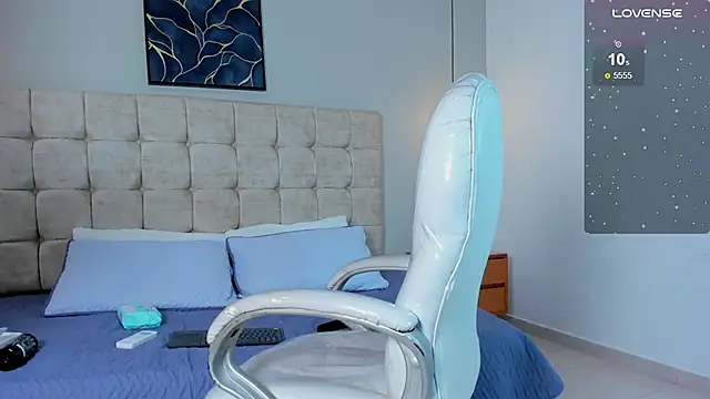 Mia dolls18 online show from March 13, 2026, 8:15 pm