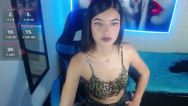 honeyluxe  online show from January 5, 2026, 8:12 pm