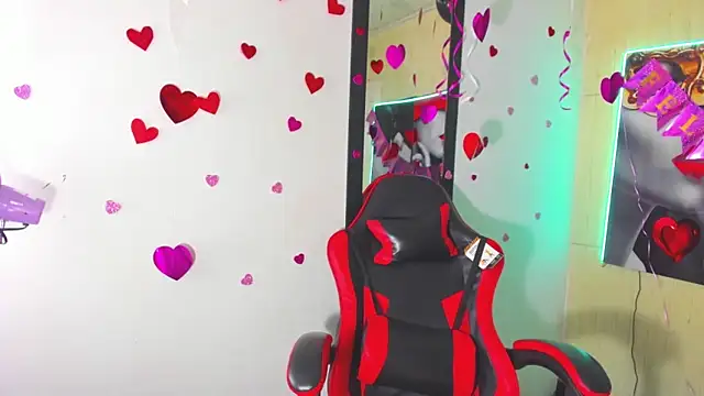 honeyluxe  online show from March 11, 2026, 4:07 am