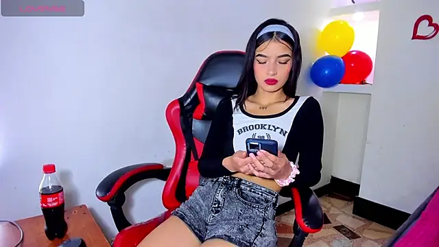 Snapshot of honeyluxe_ chatting on June 26, 2026, 7:51 pm honeyluxe online show from June 26, 2026, 7:51 pm