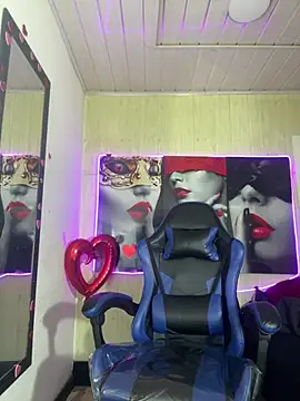 Snapshot of honeyluxe_ chatting on July 28, 2026, 8:52 pm honeyluxe online show from July 28, 2026, 8:52 pm