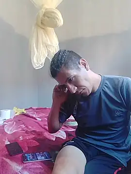 Rodrigohernan19 online show from June 25, 2026, 1:48 pm