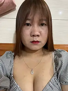 Snapshot of Liness101 chatting on February 6, 2026, 2:27 am Liness101 online show from February 6, 2026, 2:27 am