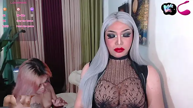 QueensOfcum online show from March 27, 2026, 1:44 am