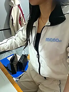 moon baby99 online show from March 18, 2026, 3:48 pm