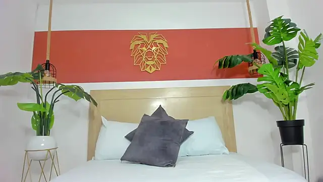 noa27  online show from January 5, 2026, 8:01 pm