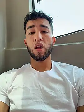 Snapshot of liam_bronw chatting on February 28, 2026, 3:57 pm liam bronw online show from February 28, 2026, 3:57 pm