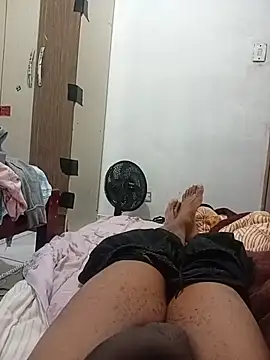 Snapshot of leozinho23cm23 chatting on May 25, 2026, 9:43 pm leozinho23cm23 online show from May 25, 2026, 9:43 pm
