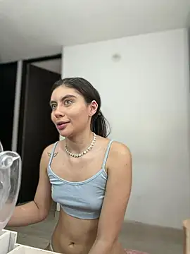 Stormi th online show from April 8, 2026, 1:38 am