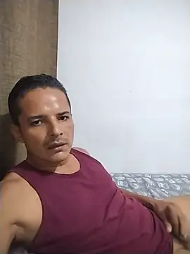 Snapshot of Gracho_25 chatting on August 2, 2026, 4:11 am Gracho 25 online show from August 2, 2026, 4:11 am