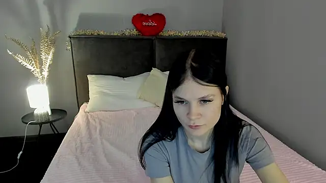 SkinyJoys online show from February 14, 2026, 1:57 am