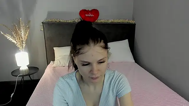 SkinyJoys online show from February 21, 2026, 2:01 am