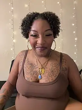 Snapshot of Egyptian_reign chatting on February 7, 2026, 5:44 am Egyptian reign online show from February 7, 2026, 5:44 am