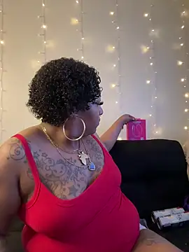 Snapshot of Egyptian_reign chatting on February 7, 2026, 7:28 pm Egyptian reign online show from February 7, 2026, 7:28 pm