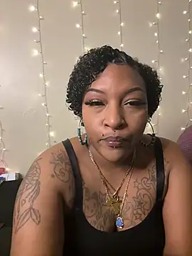 Snapshot of Egyptian_reign chatting on February 10, 2026, 4:27 am Egyptian reign online show from February 10, 2026, 4:27 am