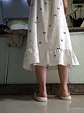 Xiaoyue001 online show from January 16, 2026, 6:06 am