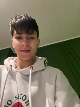 Snapshot of ravenryx chatting on February 10, 2026, 3:27 pm ravenryx online show from February 10, 2026, 3:27 pm