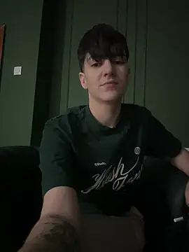 Snapshot of ravenryx chatting on February 18, 2026, 4:03 pm ravenryx online show from February 18, 2026, 4:03 pm