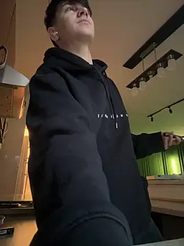 Snapshot of ravenryx chatting on February 21, 2026, 3:46 pm ravenryx online show from February 21, 2026, 3:46 pm