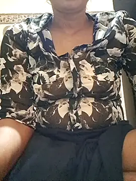 MILFybar online show from April 17, 2026, 6:55 pm