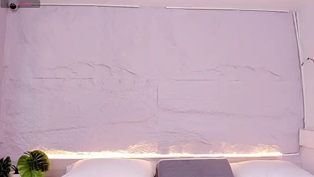 lanna 18  online show from February 14, 2026, 11:51 am