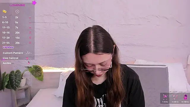 lanna 18  online show from March 5, 2026, 11:39 am