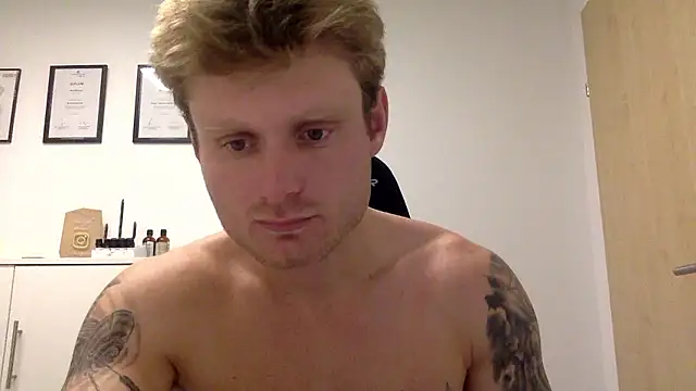 Fitlover1994 online show from January 9, 2026, 7:44 am