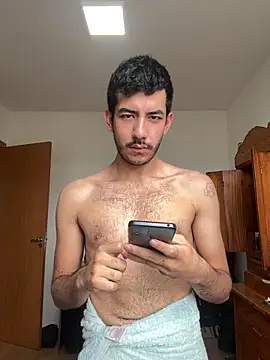 Snapshot of vinihfeh chatting on February 11, 2026, 5:18 pm vinihfeh online show from February 11, 2026, 5:18 pm