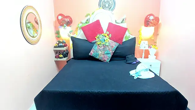 Dalila Najjar  online show from May 15, 2026, 2:24 pm