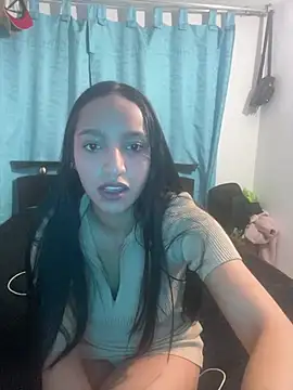 Snapshot of Eve_Ritz chatting on February 8, 2026, 3:32 am Eve Ritz online show from February 8, 2026, 3:32 am