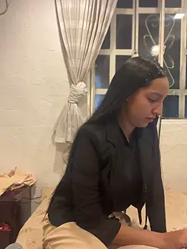 Snapshot of Eve_Ritz chatting on February 10, 2026, 4:05 am Eve Ritz online show from February 10, 2026, 4:05 am