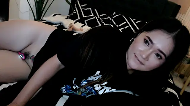 Snapshot of simplykhate chatting on June 8, 2026, 2:45 am simplykhate online show from June 8, 2026, 2:45 am