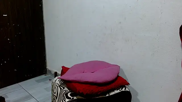 Snapshot of Calientes96 chatting on January 9, 2026, 1:30 am Calientes96 online show from January 9, 2026, 1:30 am