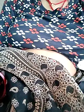 Snapshot of Queen_chayna chatting on July 29, 2026, 12:53 am Queen chayna online show from July 29, 2026, 12:53 am