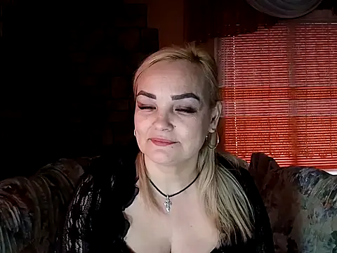 AureliaLove35 online show from February 18, 2026, 7:59 am