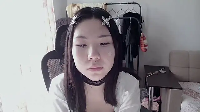 AprilOnilll online show from February 2, 2026, 6:12 am