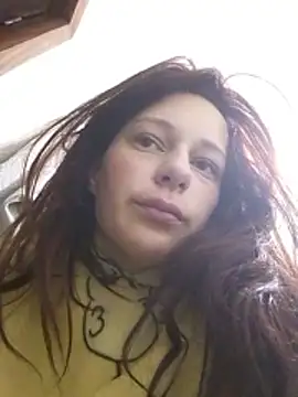 Snapshot of Lily_Viola chatting on April 22, 2026, 4:37 am Lily Viola online show from April 22, 2026, 4:37 am