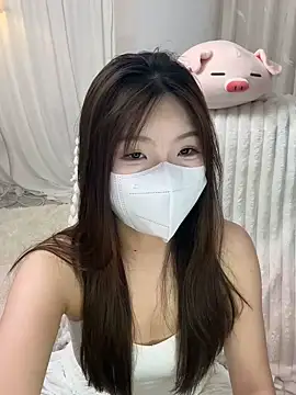  xiaoxinxin  online show from May 11, 2026, 1:50 pm