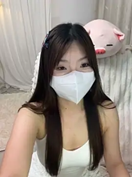  xiaoxinxin  online show from May 11, 2026, 2:45 pm