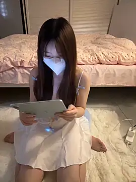  xiaoxinxin  online show from May 19, 2026, 2:12 pm