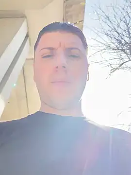 allee2206 online show from March 19, 2026, 9:13 am