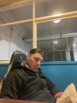 allee2206 online show from March 28, 2026, 9:58 pm