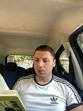 allee2206 online show from April 9, 2026, 7:47 am